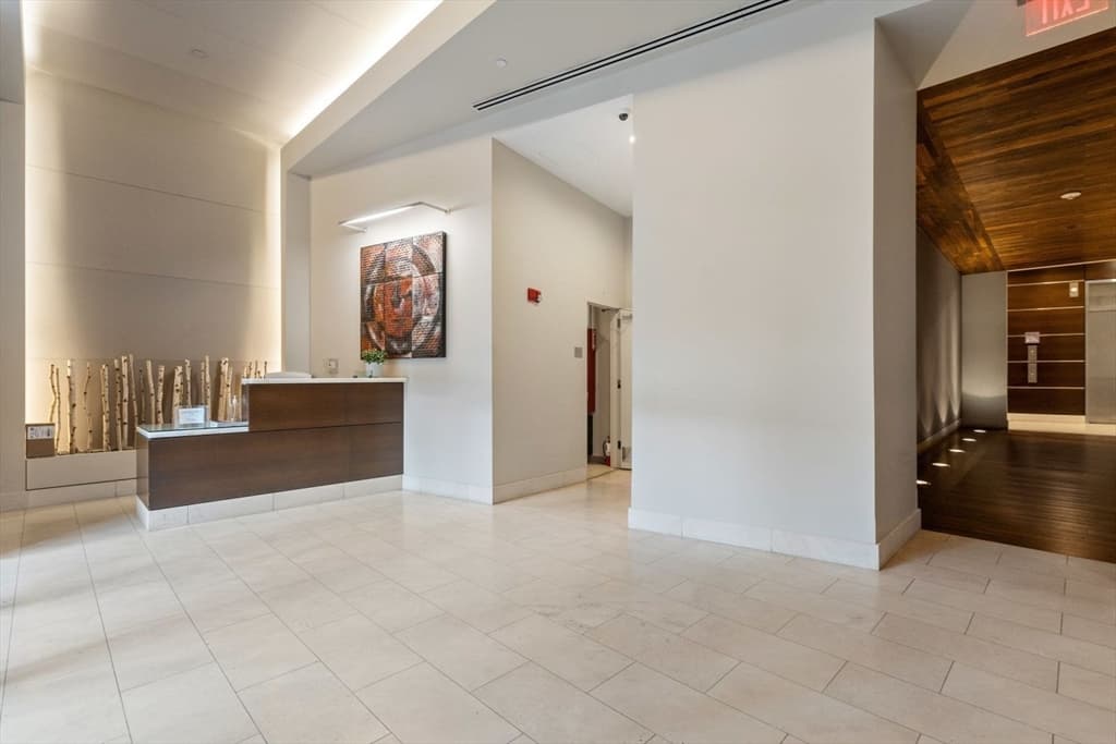 Condominium at 285 Columbus Ave # 801, Boston MA 02116, photo 16 of 20