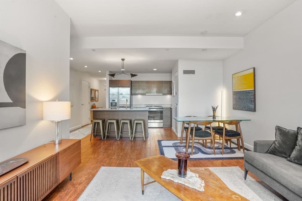 Condominium at 285 Columbus Ave # 801, Boston MA 02116, photo 3 of 20