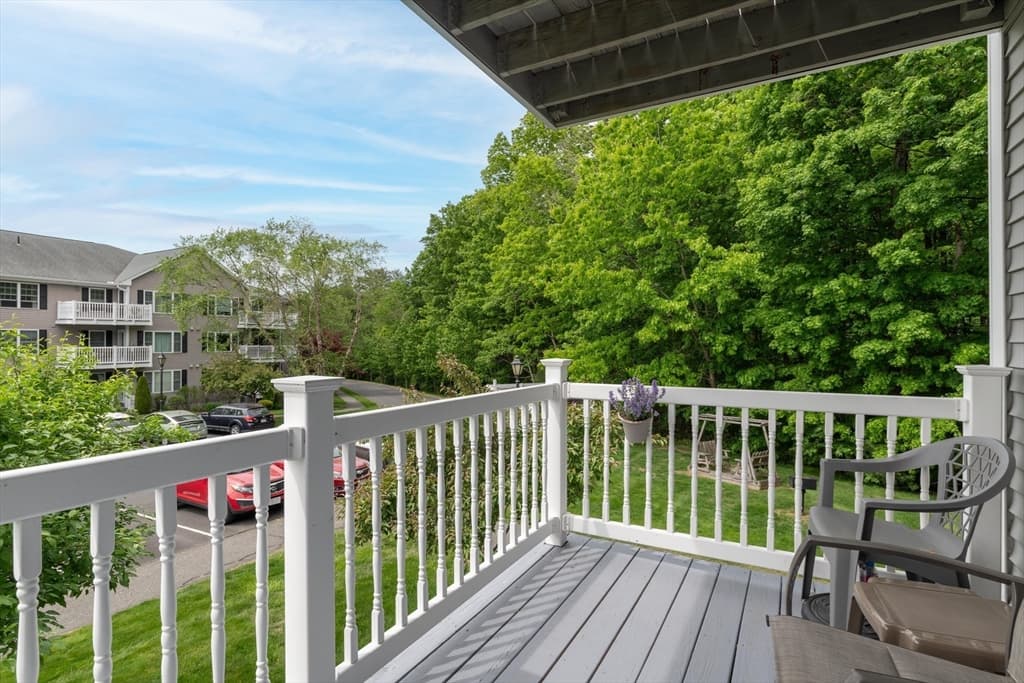 Condominium at 24 Greenleaves # 416, Amherst MA 01002, Amherst, photo 6 of 17