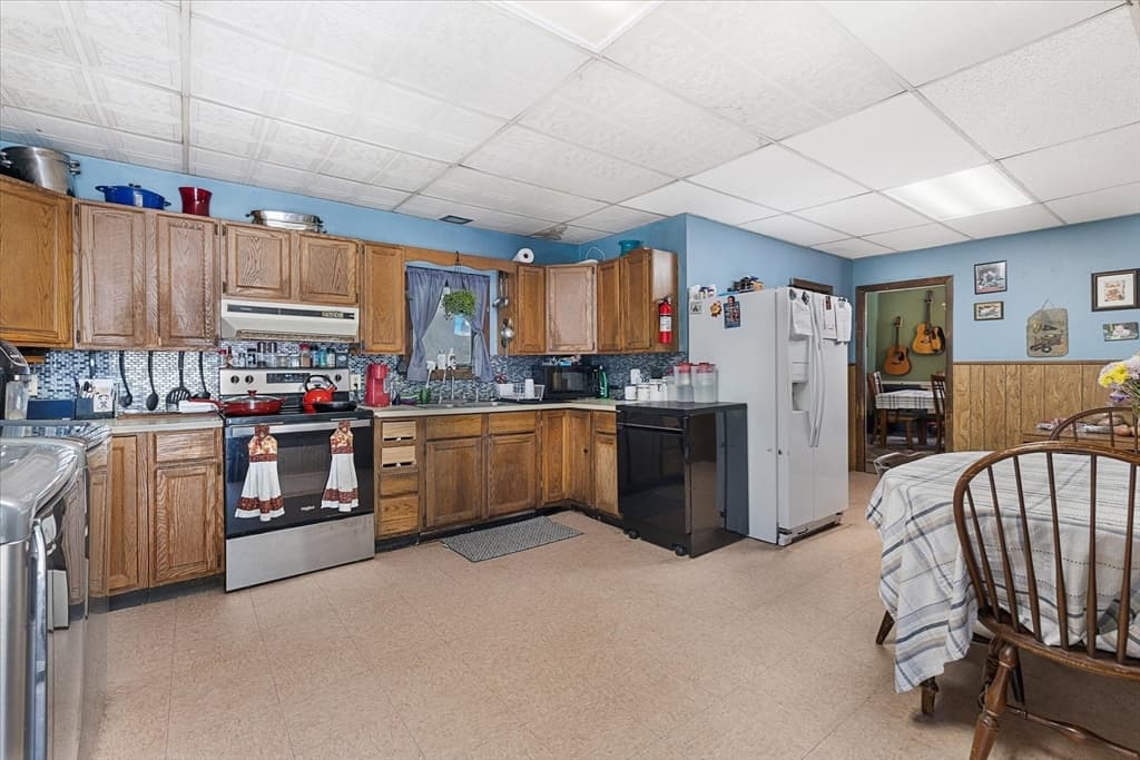 Single Family Residence at 10 Kelton St, Orange MA 01364, Orange, photo 14 of 29