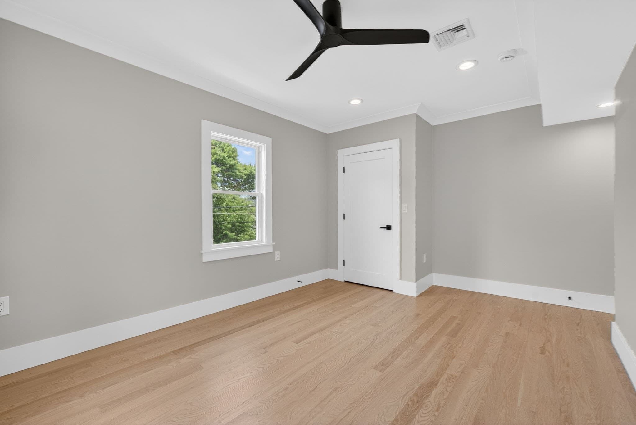 Condominium at 29 Hanson St # 2, Somerville MA 02143, photo 17 of 42