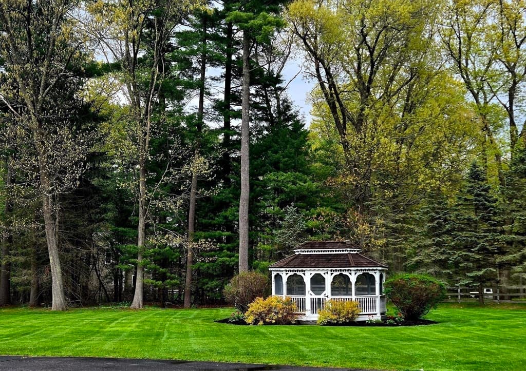 Single Family Residence at 28 Pineswamp Rd, Ipswich MA 01938, photo 6 of 40