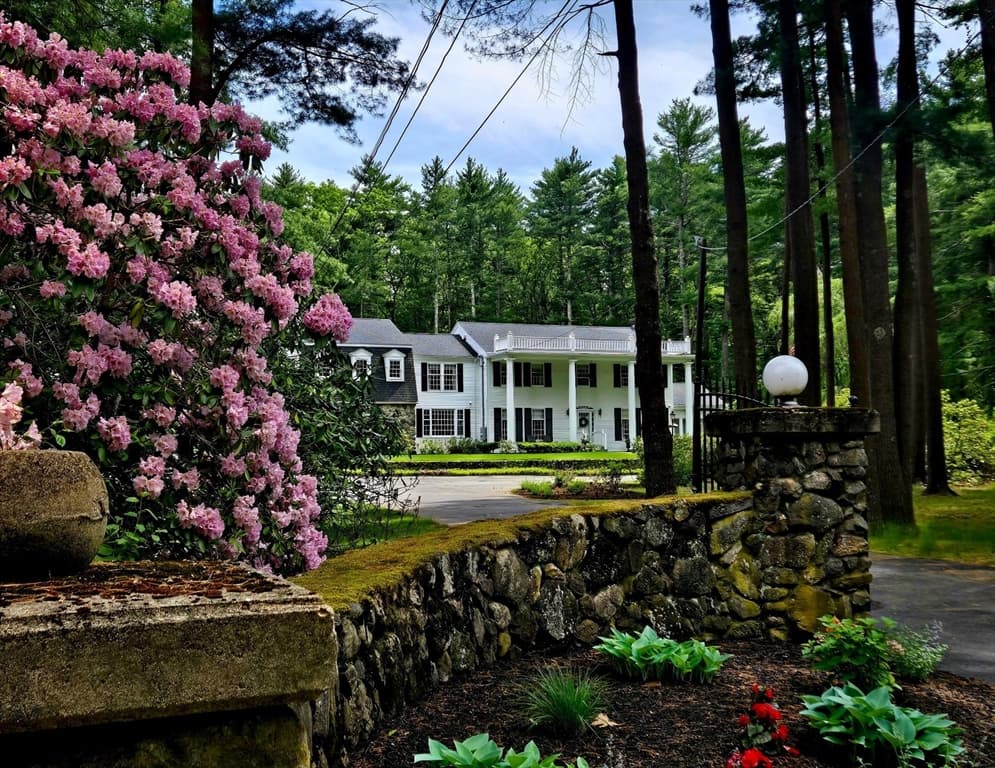 Single Family Residence at 28 Pineswamp Rd, Ipswich MA 01938, photo 3 of 40