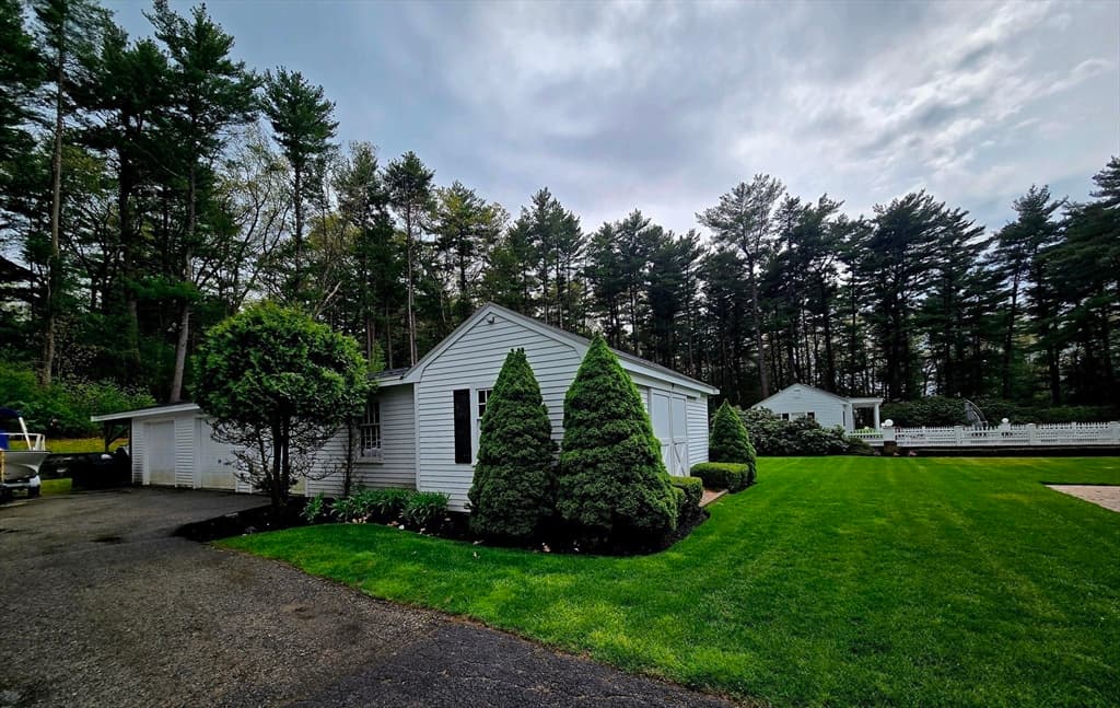 Single Family Residence at 28 Pineswamp Rd, Ipswich MA 01938, photo 8 of 40