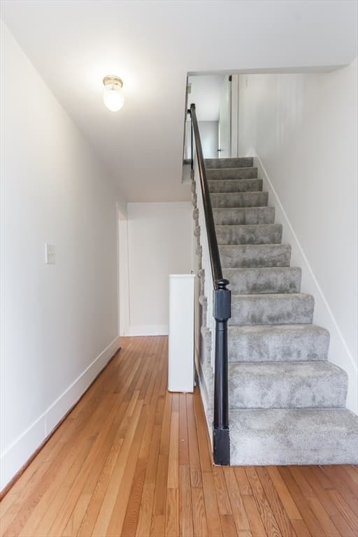Single Family Residence at 10 Elm Ct, Andover MA 01810, photo 16 of 34