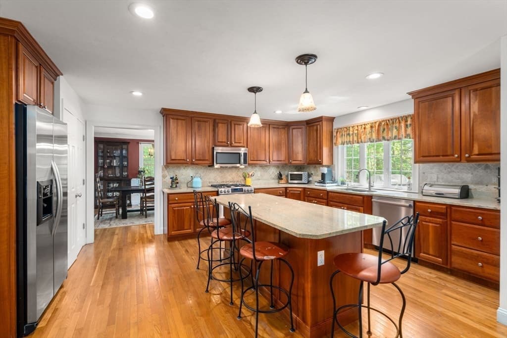 Single Family Residence at 6A Wampanoag Dr., Acton MA 01720, Acton, photo 8 of 33