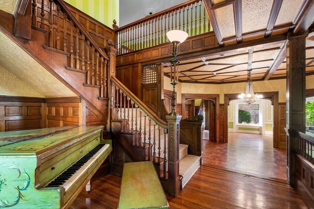 269 Kent St, Brookline MA 02446 photo 9