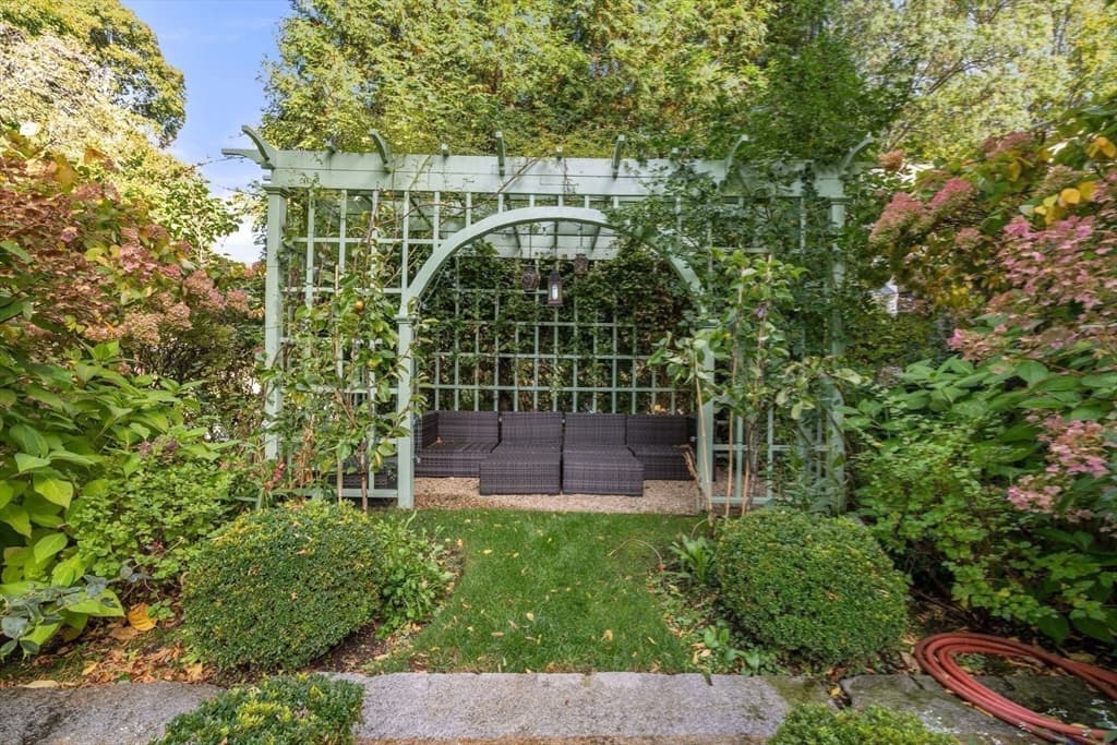 269 Kent St, Brookline MA 02446 photo 37