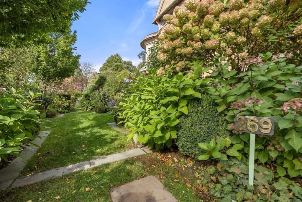 269 Kent St, Brookline MA 02446 photo 40