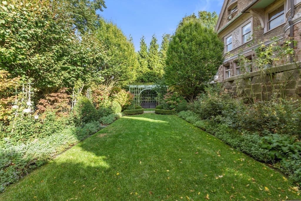 269 Kent St, Brookline MA 02446 photo 35