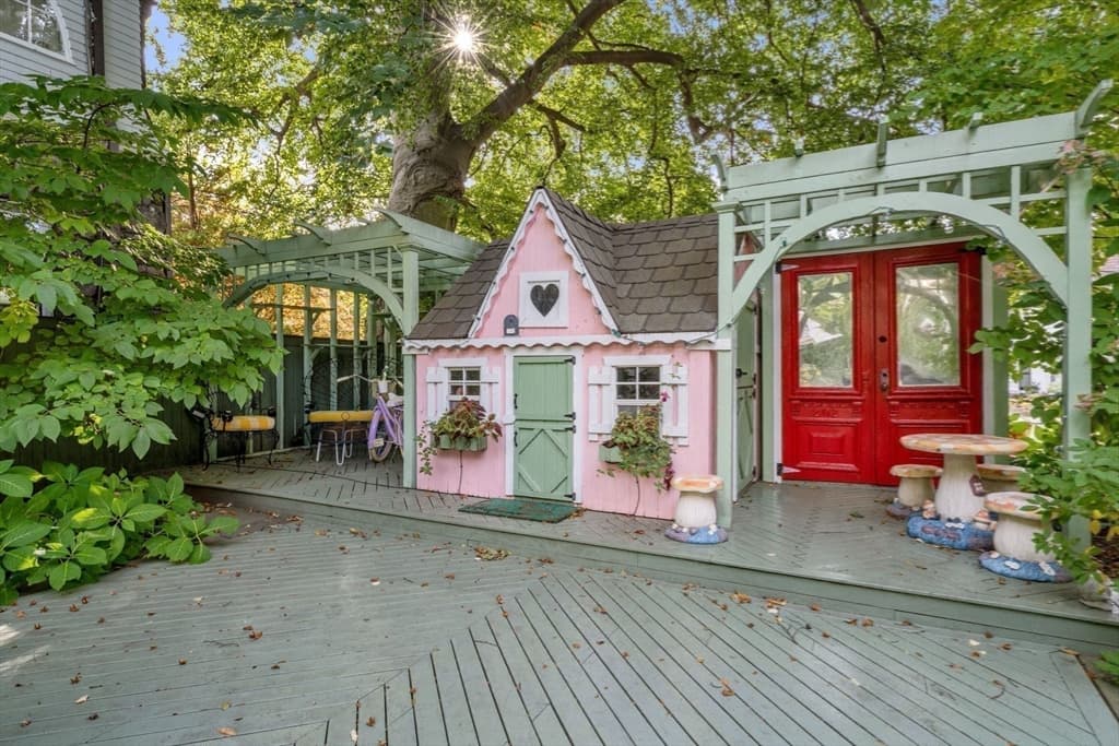 269 Kent St, Brookline MA 02446 photo 39