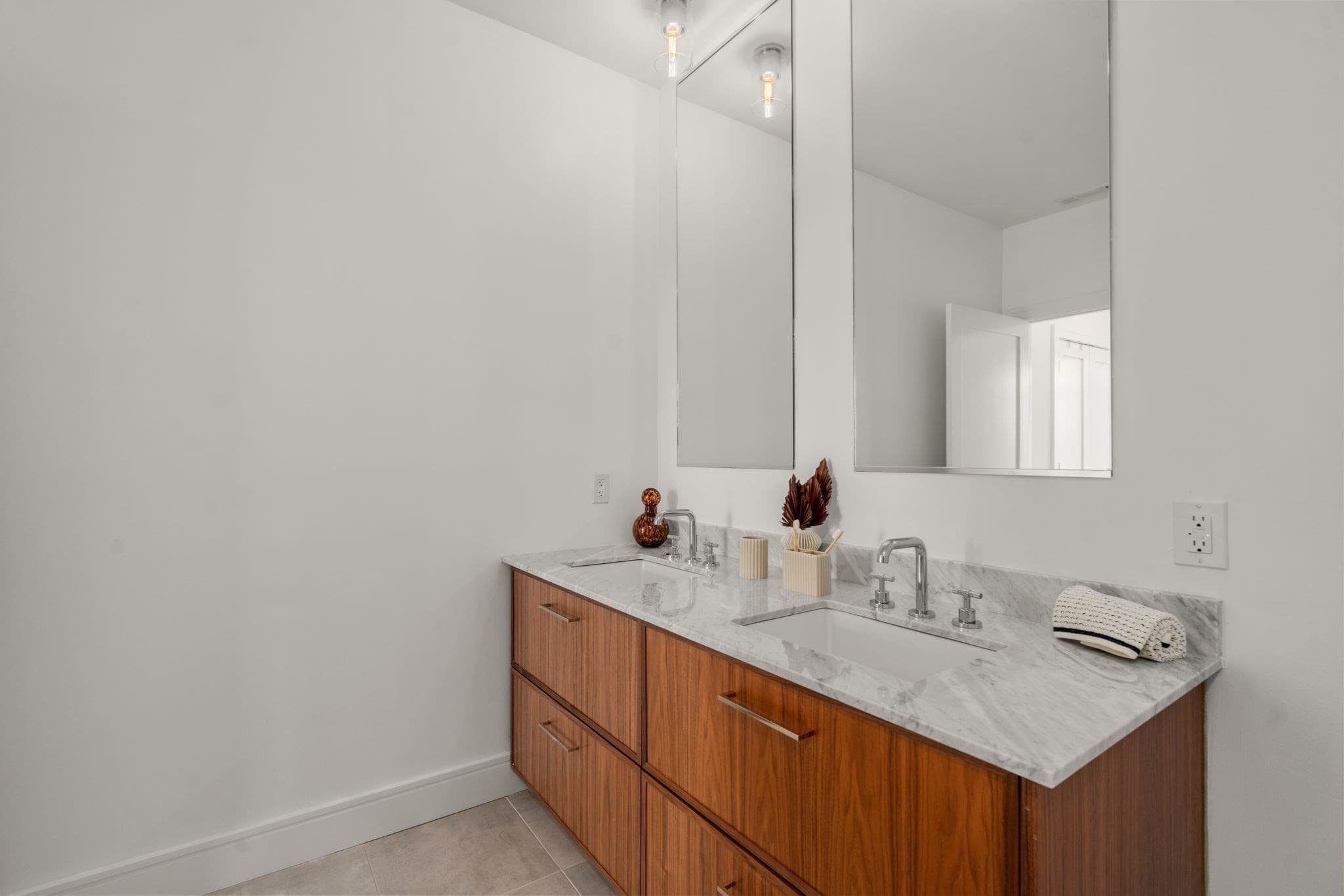Condominium at 99 Sumner St # 321, Boston MA 02128, Boston, photo 13 of 38