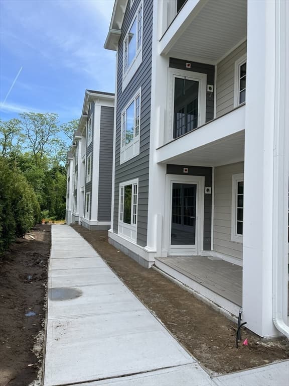 Condominium at 93 Bedford Street # 103, Lexington MA 02420, Lexington, photo 8 of 16
