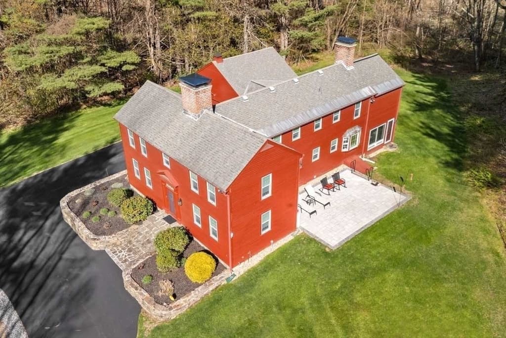 9 Bay Path Dr, Boylston MA 01505