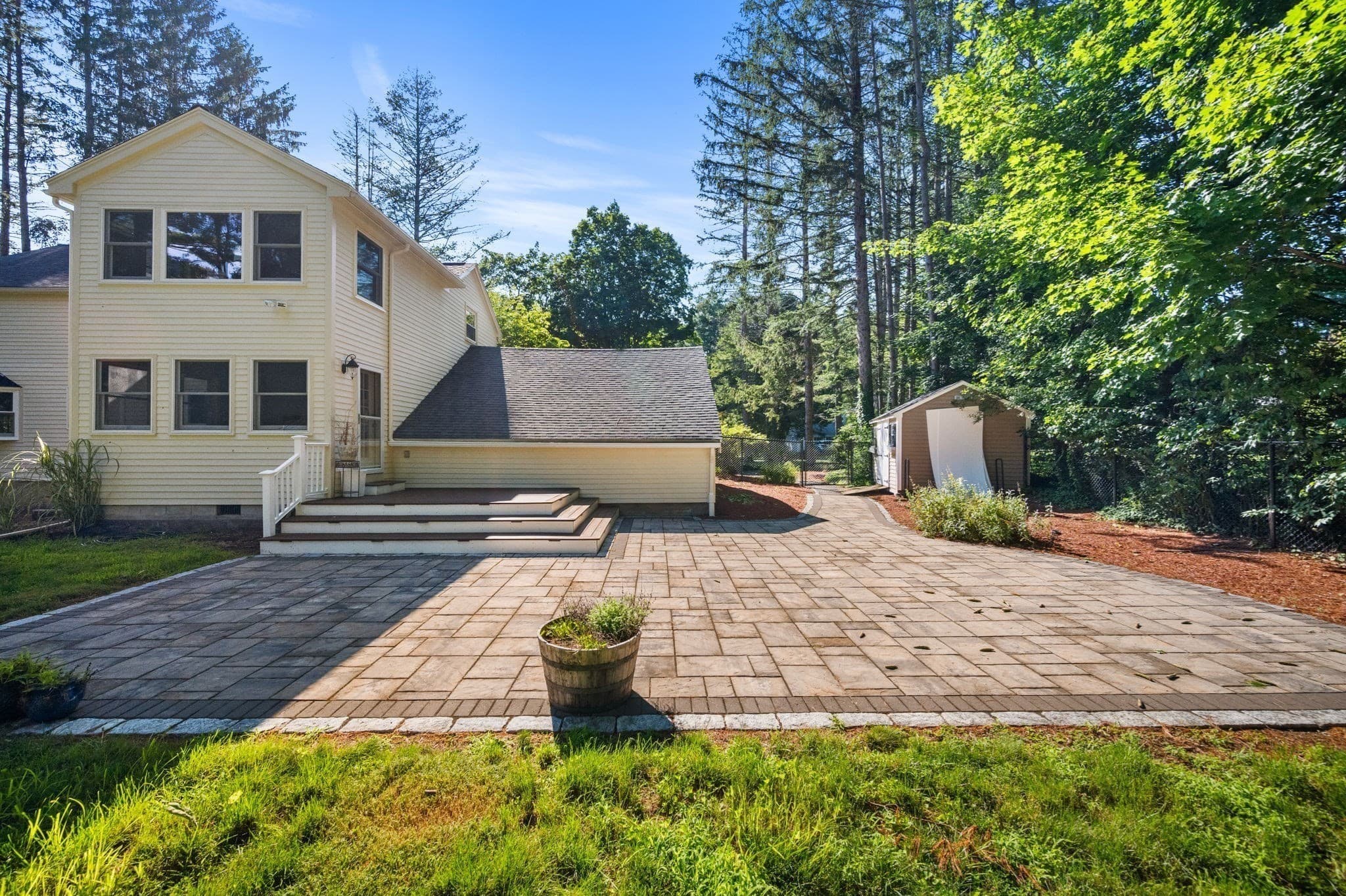 Single Family Residence at 30 Meadow Dr, Sudbury MA 01776, photo 6 of 41