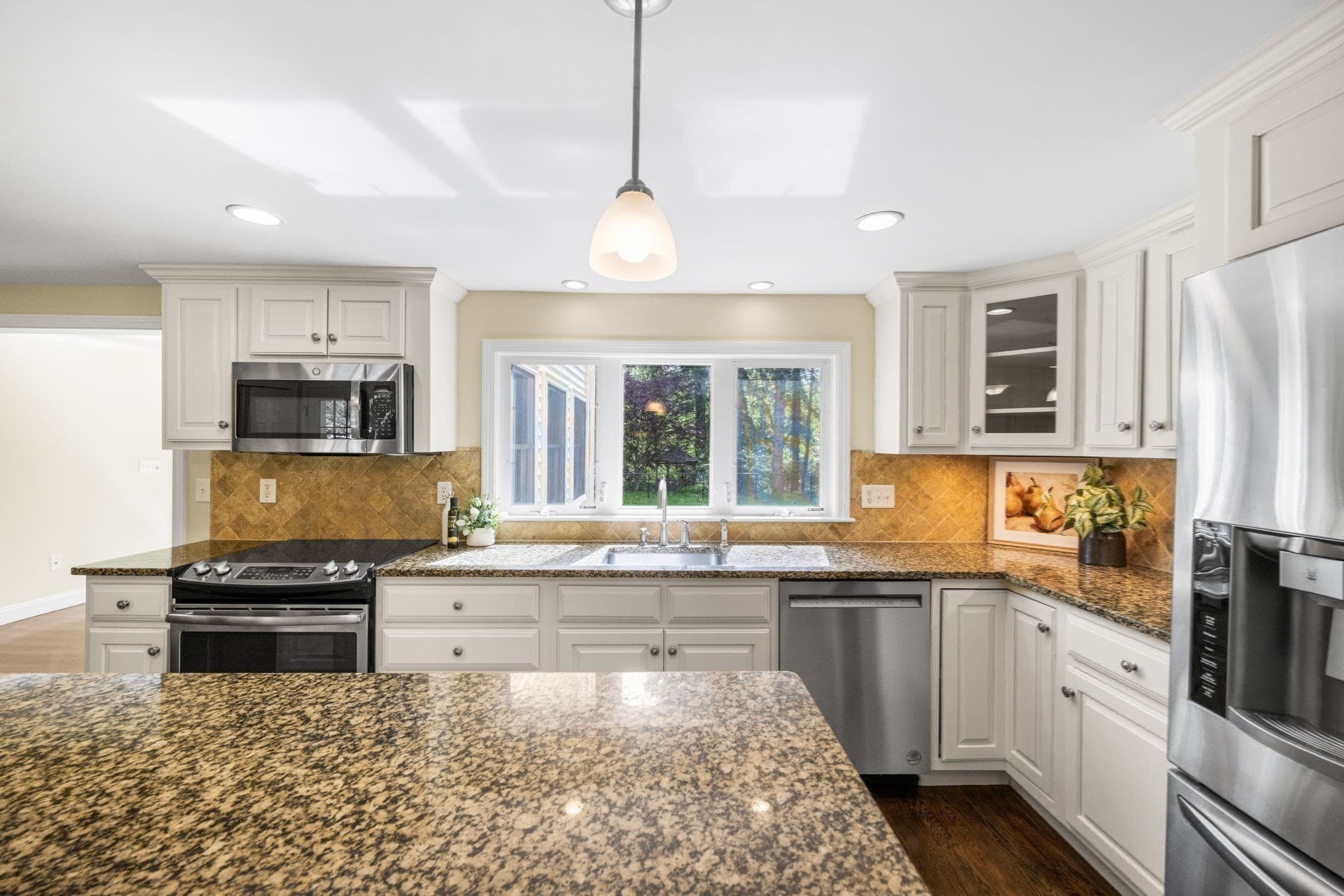 Single Family Residence at 30 Meadow Dr, Sudbury MA 01776, photo 10 of 41