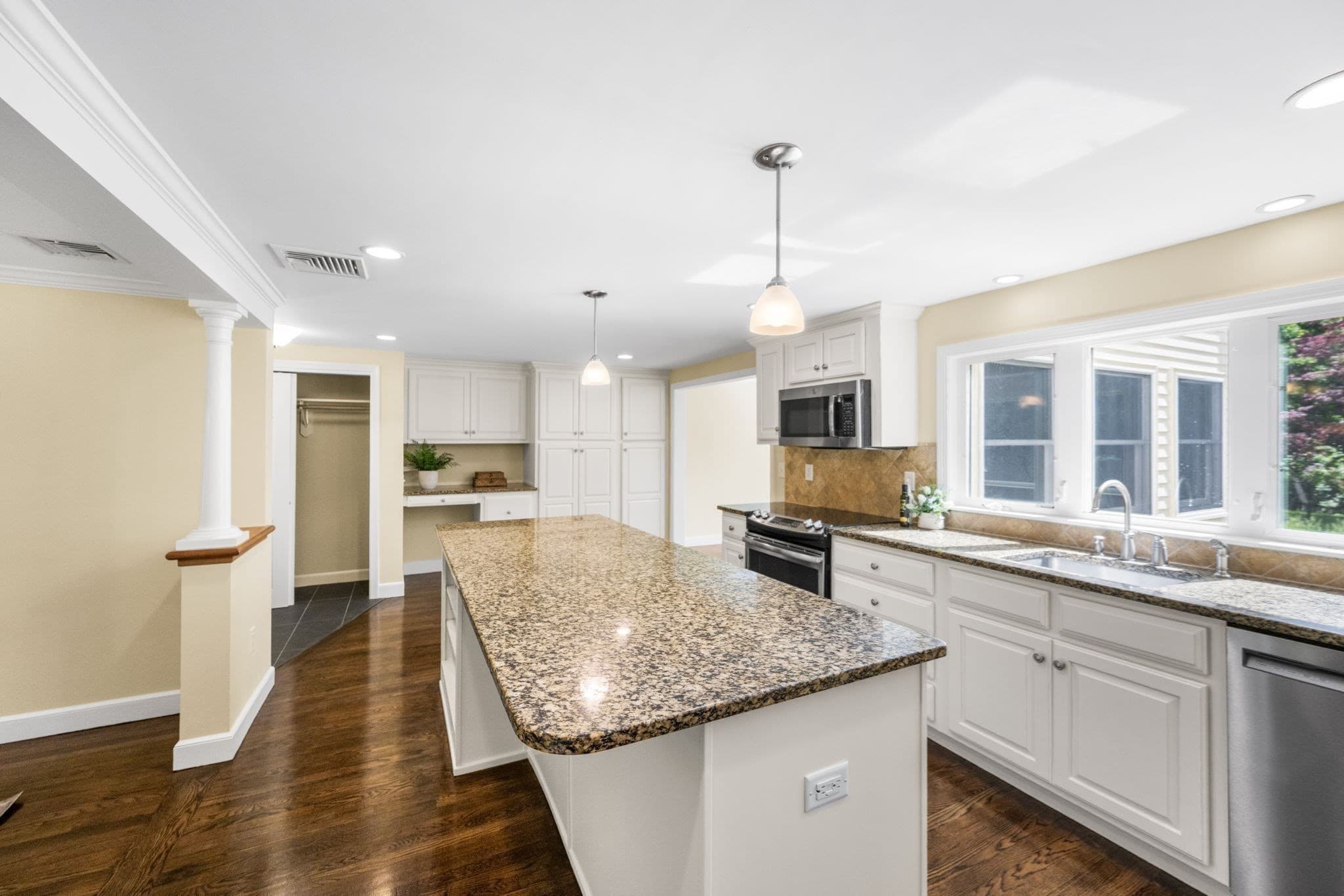Single Family Residence at 30 Meadow Dr, Sudbury MA 01776, photo 11 of 41
