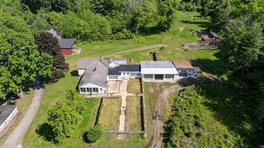 Single Family Residence at 440 N Woodstock Rd, Southbridge MA 01550, Southbridge, photo 3 of 42