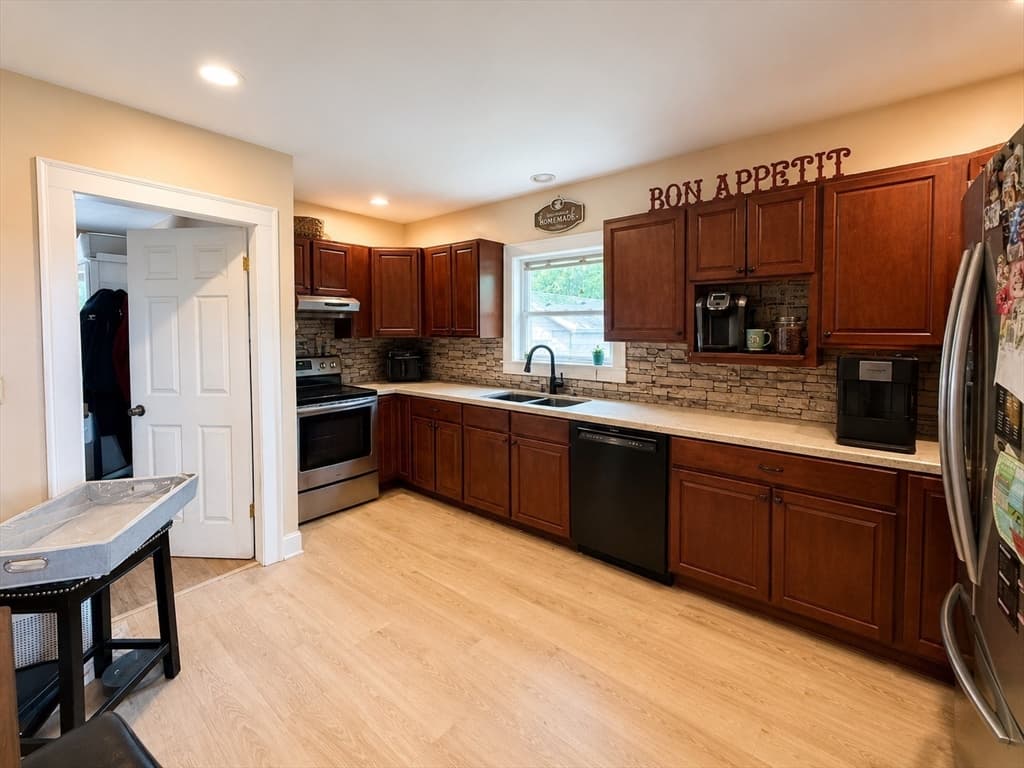 Single Family Residence at 14 Ellington St, Agawam MA 01001, photo 3 of 37