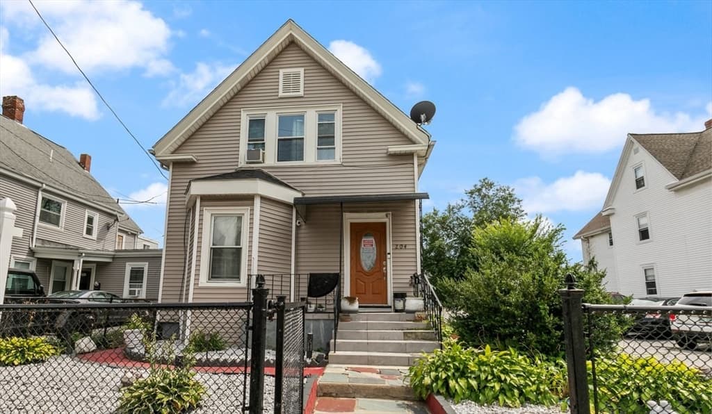 204 Harvard, Medford MA 02155
