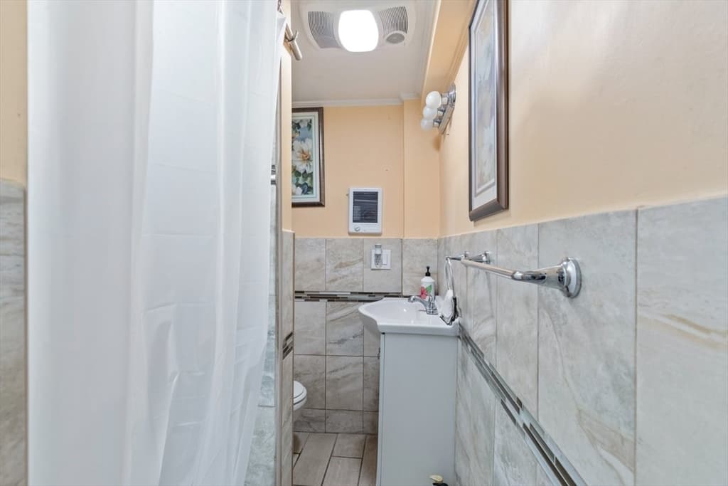 204 Harvard, Medford MA 02155 photo 30