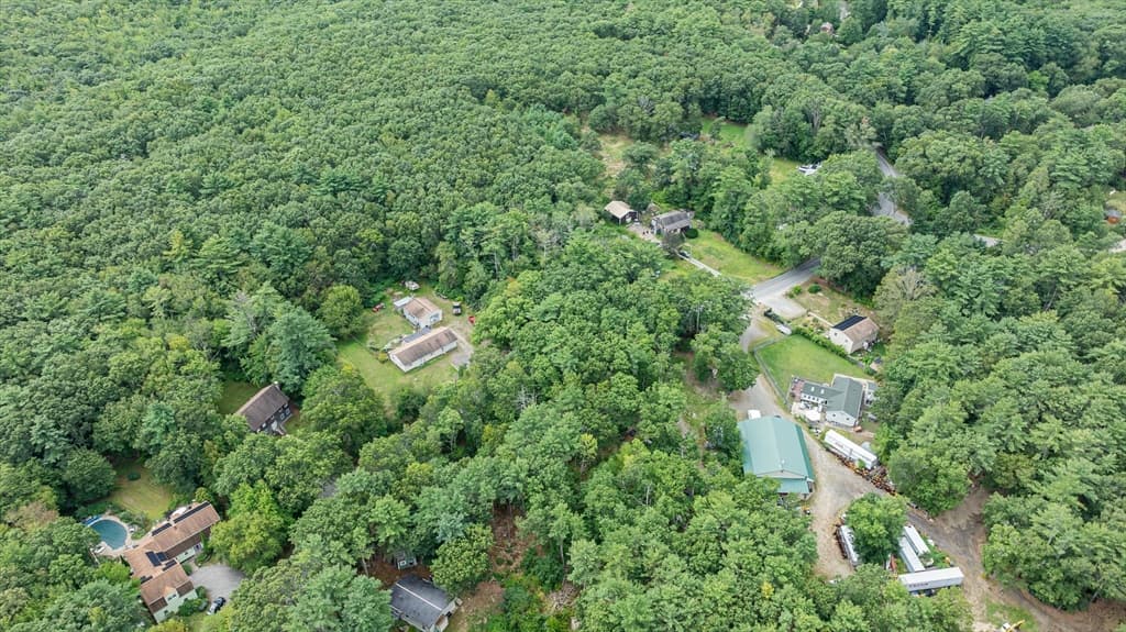 64 Seabrook Rd, Salisbury MA 01952