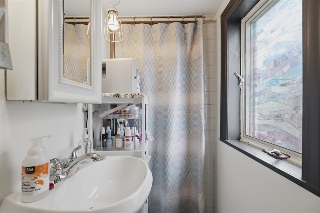 Condominium at 16 Evans Road # 2, Marblehead MA 01945, Marblehead, photo 14 of 24