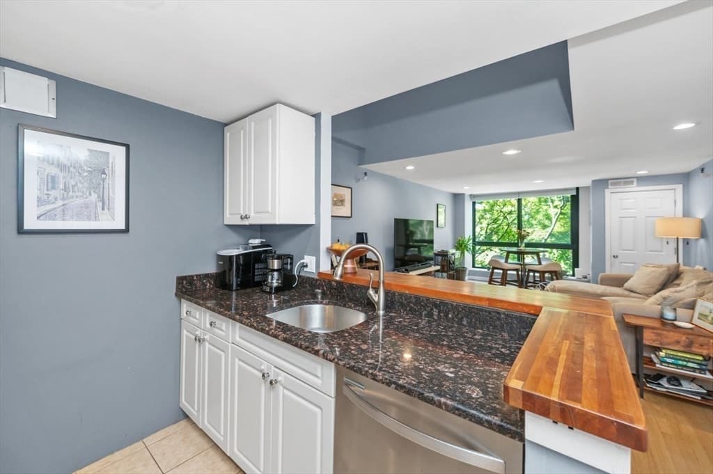 Condominium at 42 Eighth # 3315, Boston MA 02129, photo 2 of 27