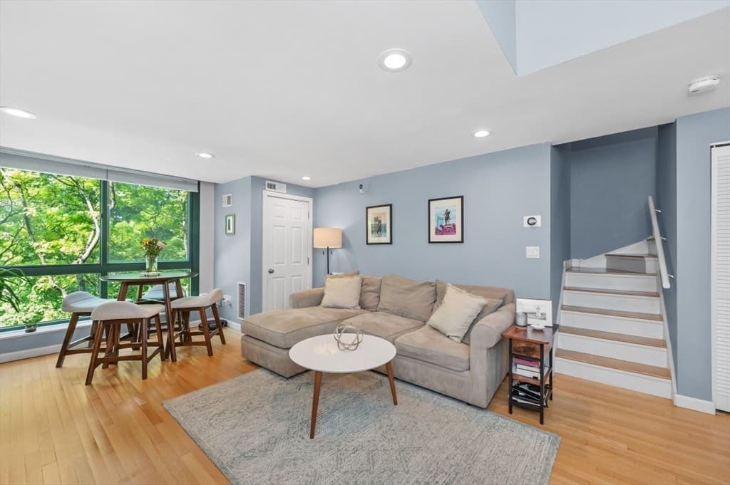 42 Eighth # 3315, Boston MA 02129