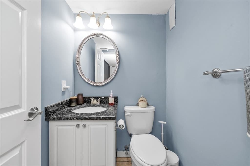 Condominium at 42 Eighth # 3315, Boston MA 02129, photo 10 of 27