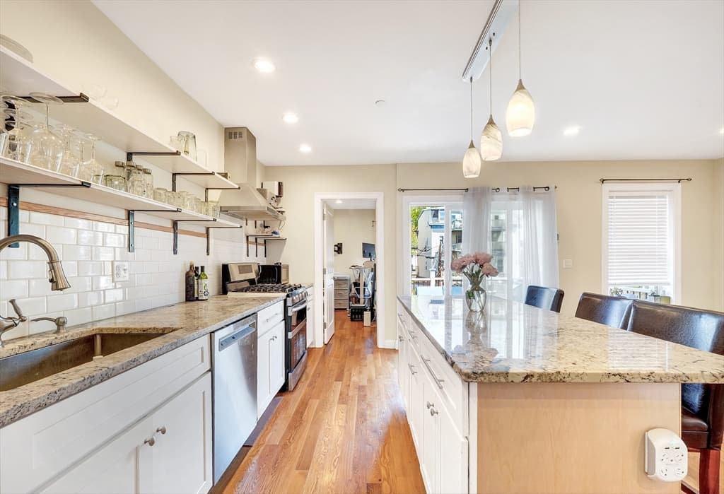 Condominium at 756 E Fifth St # 2, Boston MA 02127, photo 5 of 28