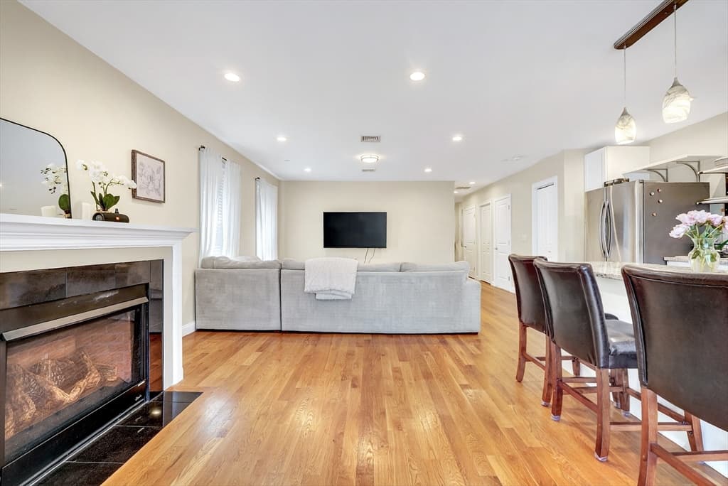 Condominium at 756 E Fifth St # 2, Boston MA 02127, photo 9 of 28