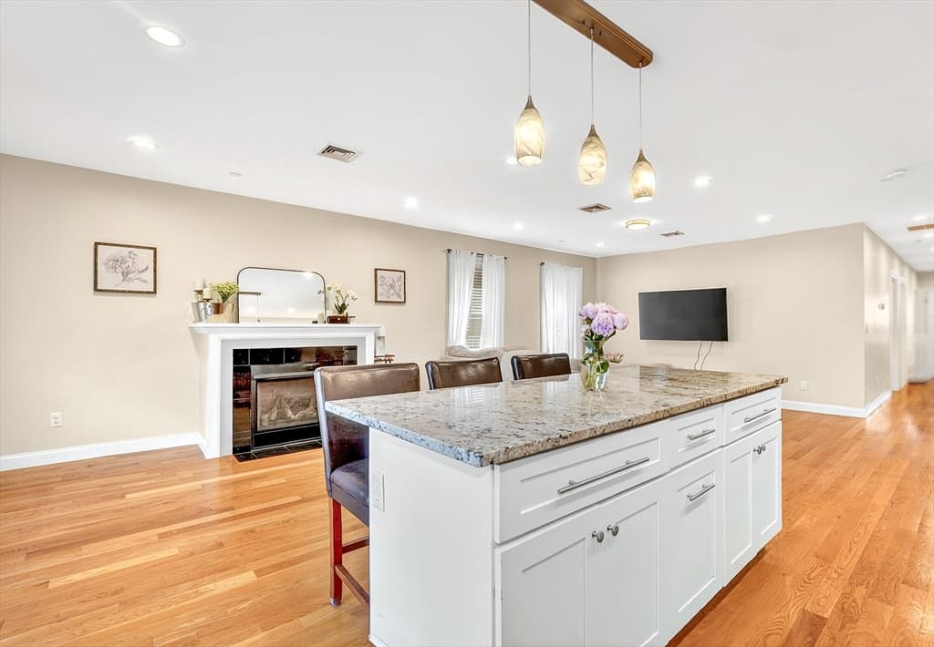 Condominium at 756 E Fifth St # 2, Boston MA 02127, photo 8 of 28