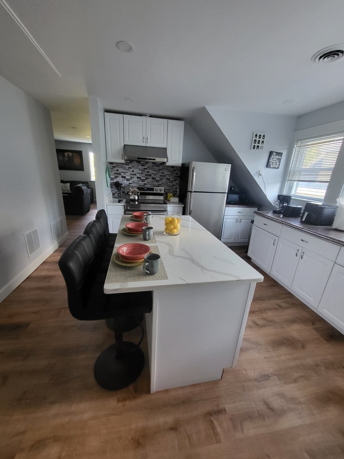 3 Family at 9 Hamilton Ave, Lynn MA 01902, photo 7 of 38