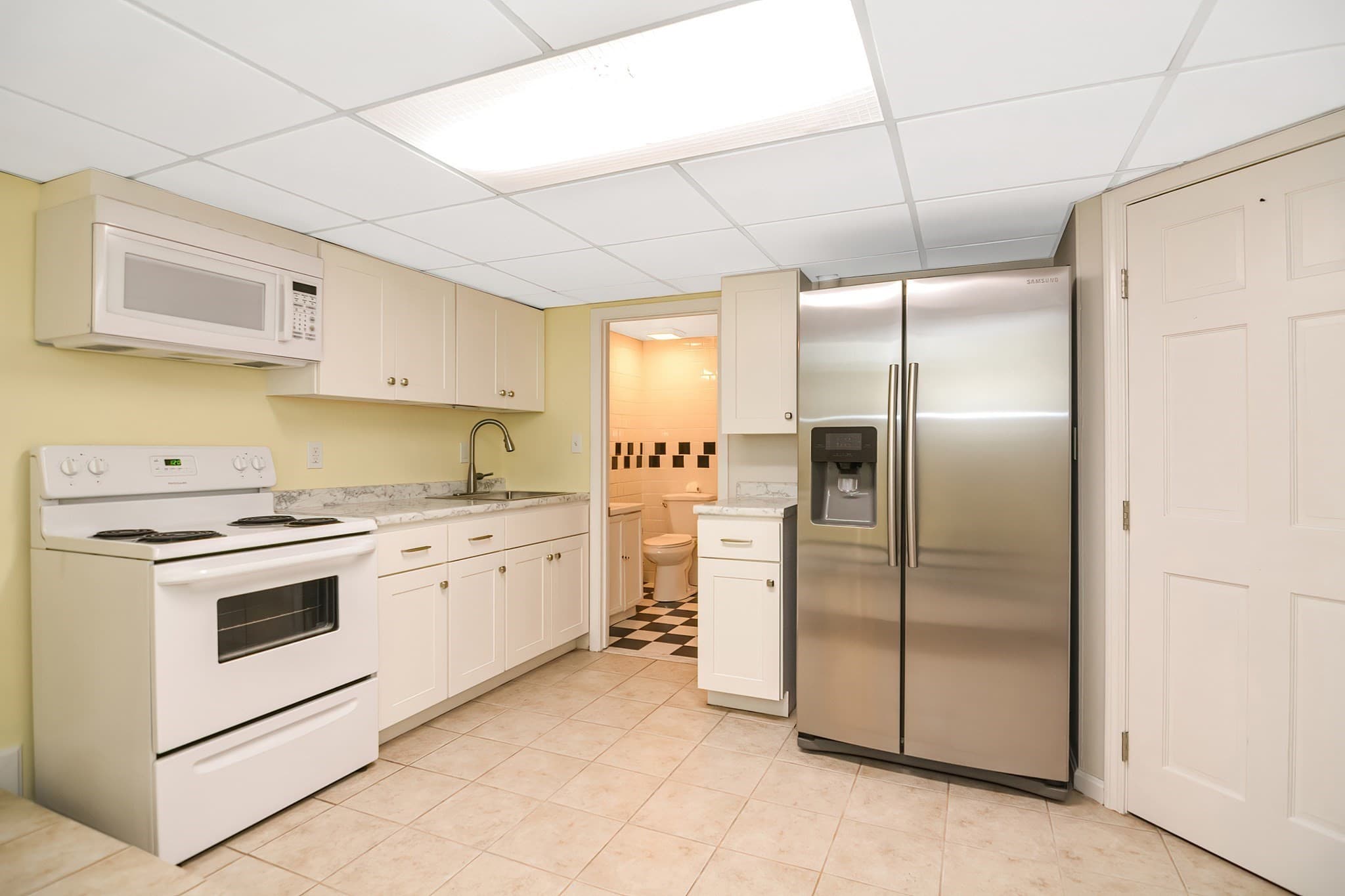 3 Family at 2 Peirce Rd, Lynn MA 01902, photo 34 of 42