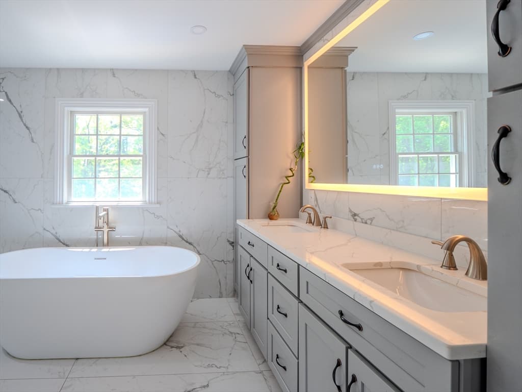 Single Family Residence at 159 Mishawum Rd, Woburn MA 01801, Woburn, photo 14 of 41