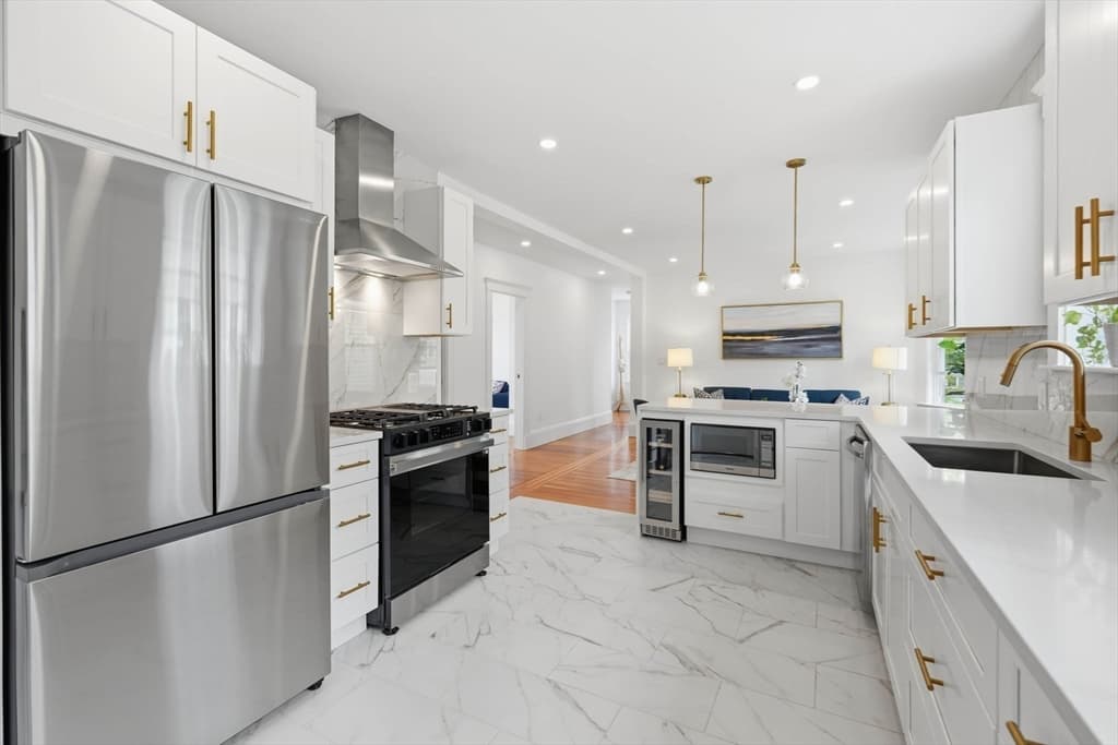 Condominium at 29-31 Cushing St # 3, Cambridge MA 02138, Cambridge, photo 7 of 33