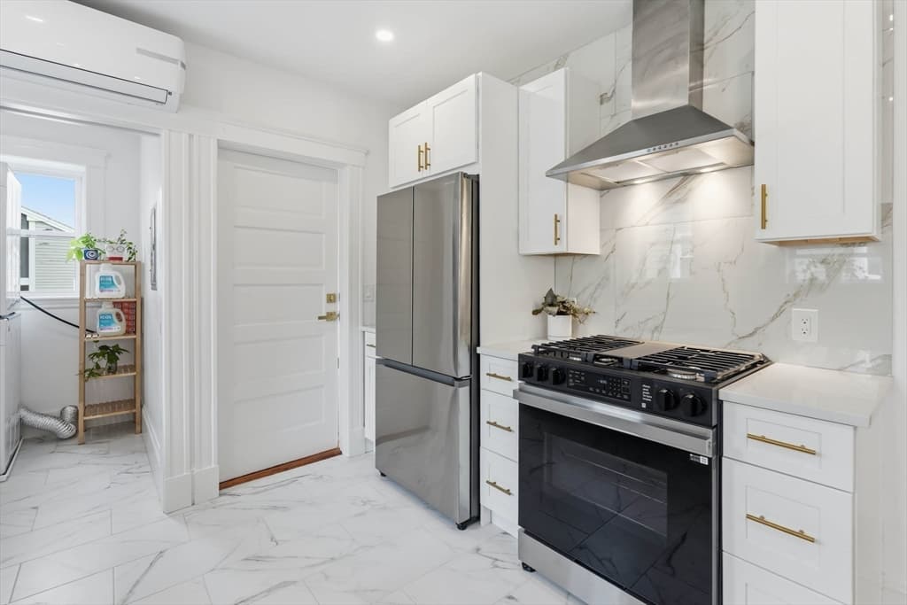 Condominium at 29-31 Cushing St # 3, Cambridge MA 02138, Cambridge, photo 10 of 33