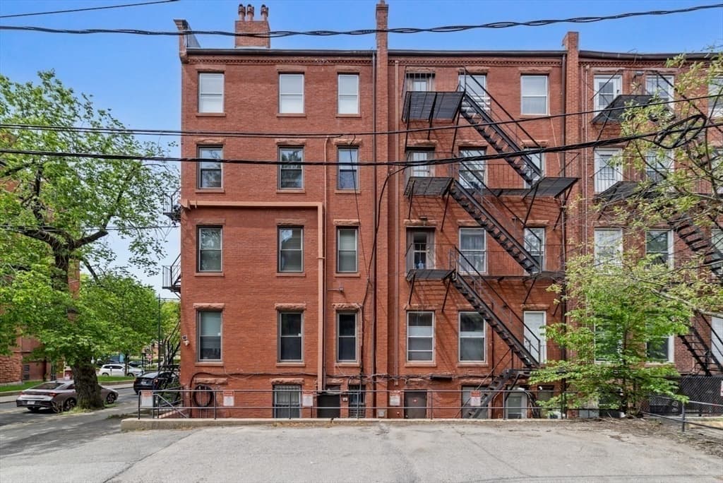 1051 Beacon St # 306, Brookline MA 02446 photo 17