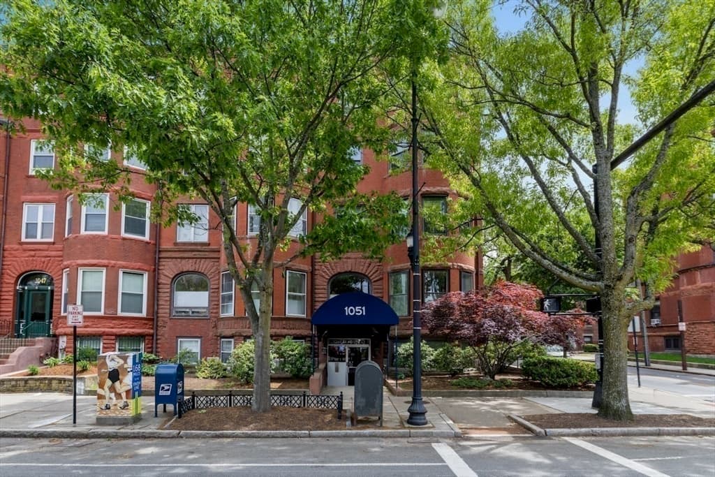 1051 Beacon St # 306, Brookline MA 02446 photo 16