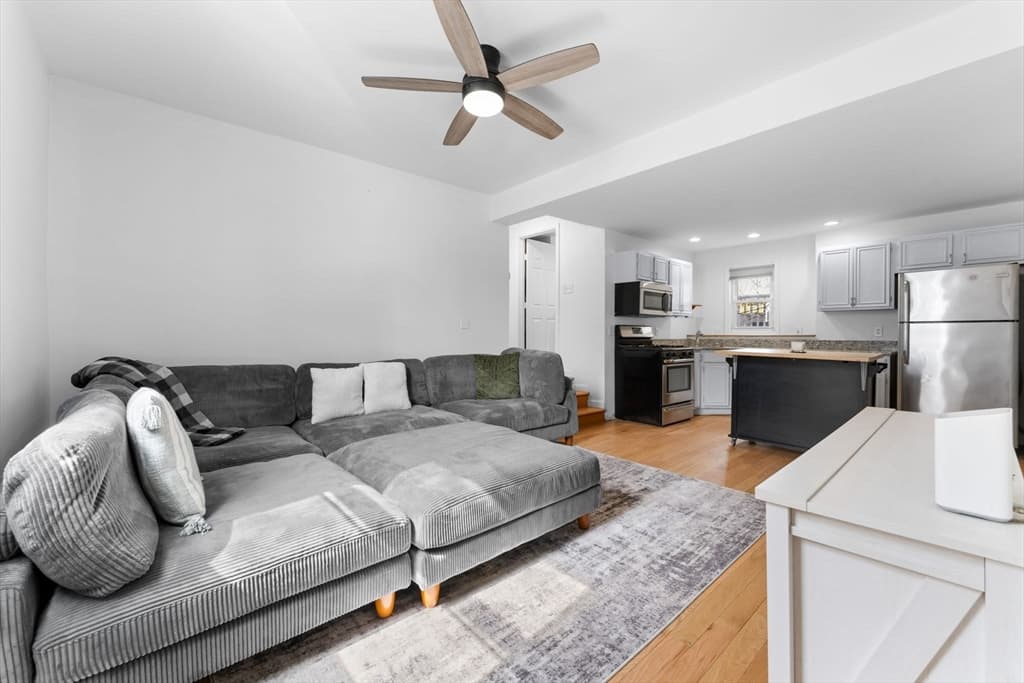 Condominium at 224 W 6th St # 1, Boston MA 02127, Boston, photo 6 of 20
