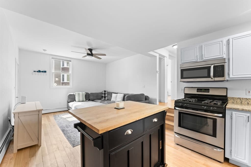 Condominium at 224 W 6th St # 1, Boston MA 02127, Boston, photo 5 of 20