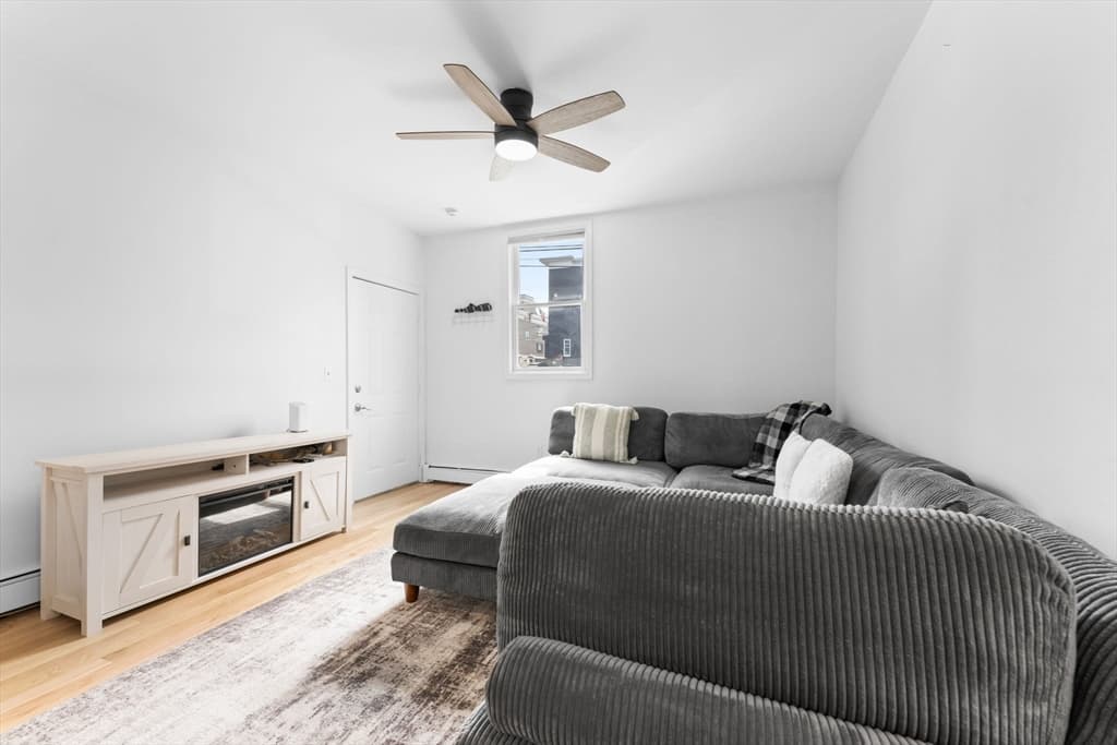 Condominium at 224 W 6th St # 1, Boston MA 02127, Boston, photo 9 of 20