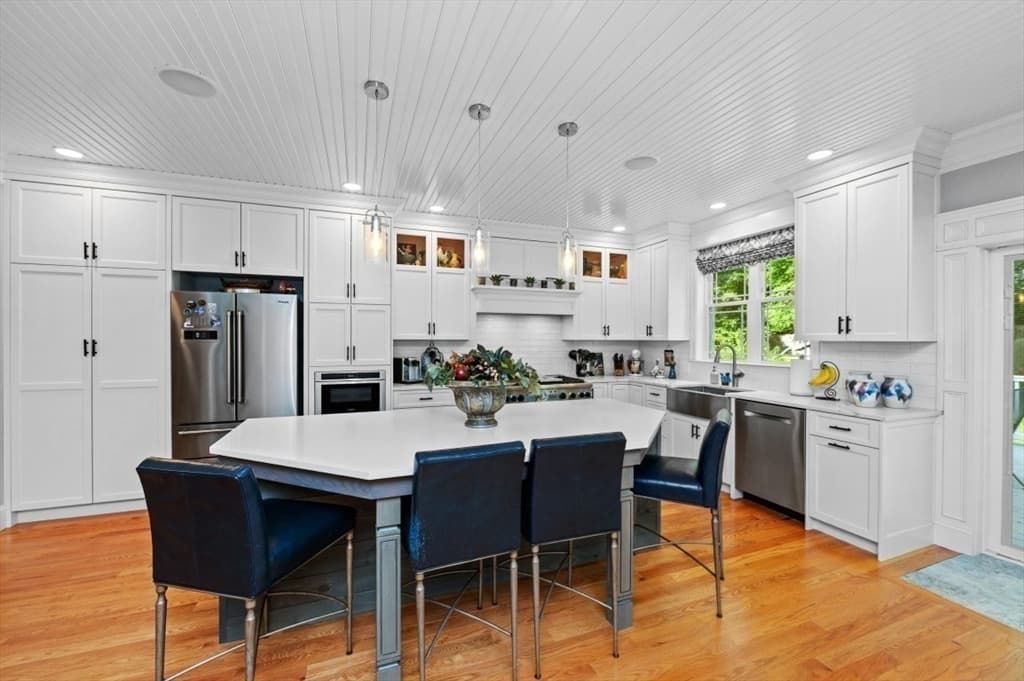 456 Chestnut St, Needham MA 02492 photo 6