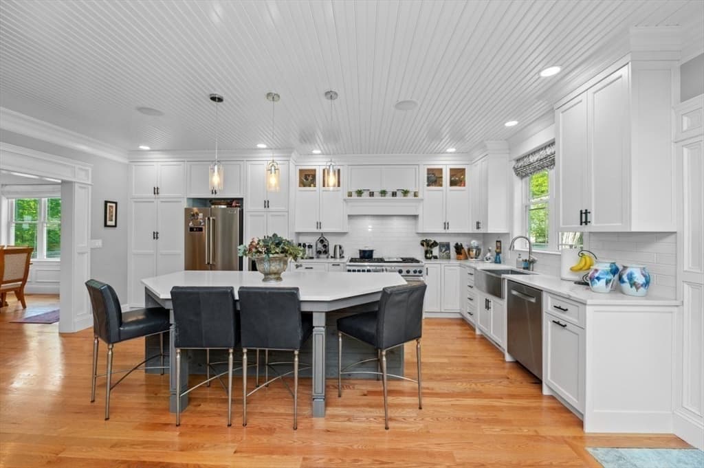 456 Chestnut St, Needham MA 02492 photo 7