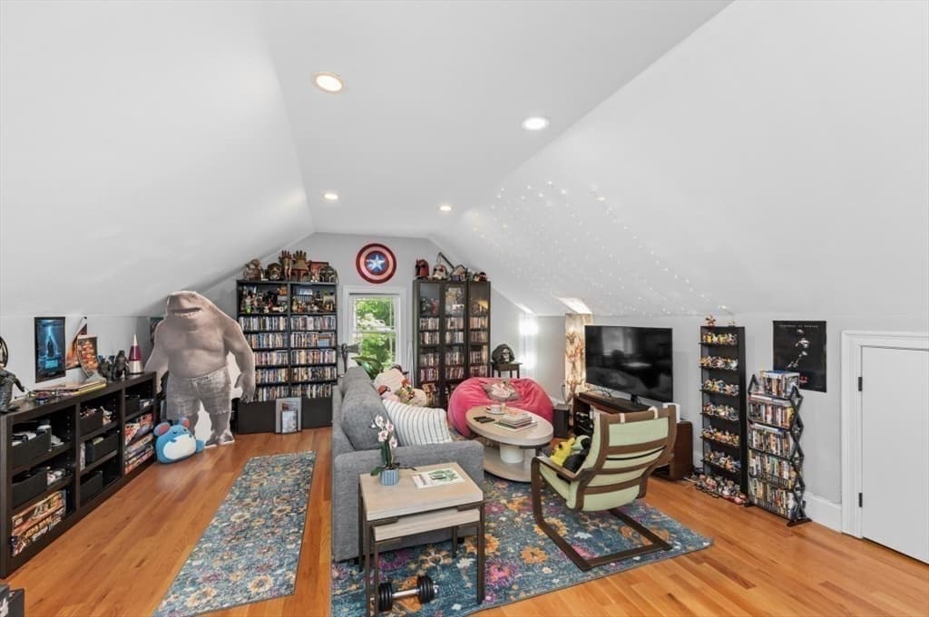 456 Chestnut St, Needham MA 02492 photo 32