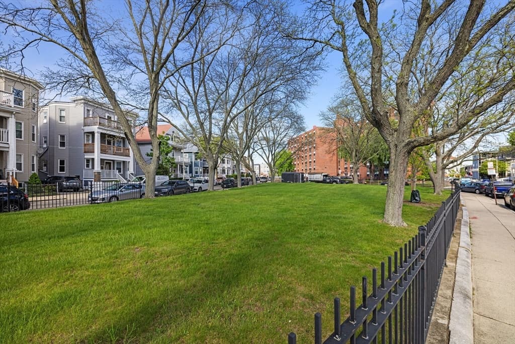 Condominium at 28 Edison Grn # 2, Boston MA 02125, Boston, photo 10 of 12