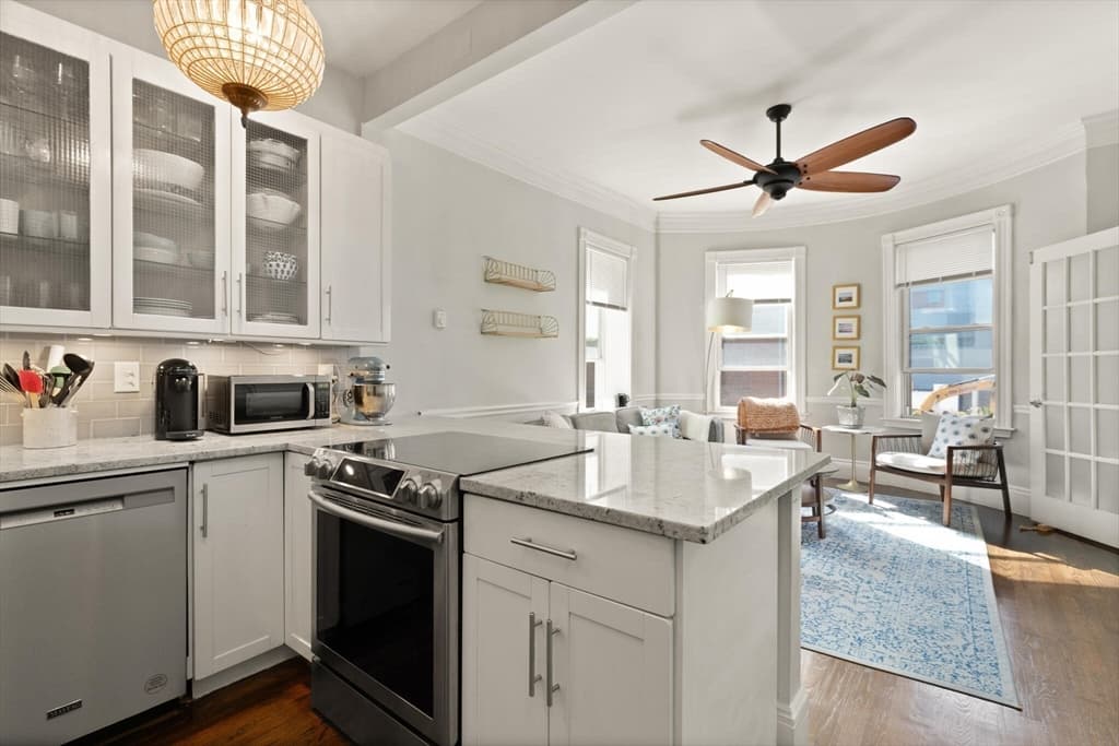 Condominium at 108 E Brookline St # 3, Boston MA 02118, photo 7 of 20