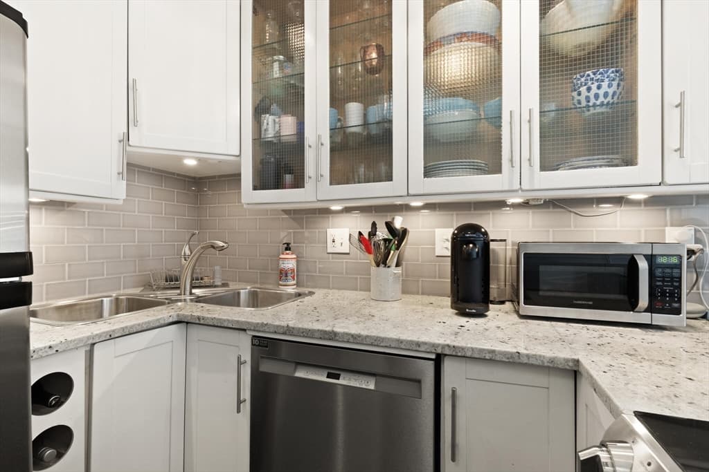 Condominium at 108 E Brookline St # 3, Boston MA 02118, photo 9 of 20
