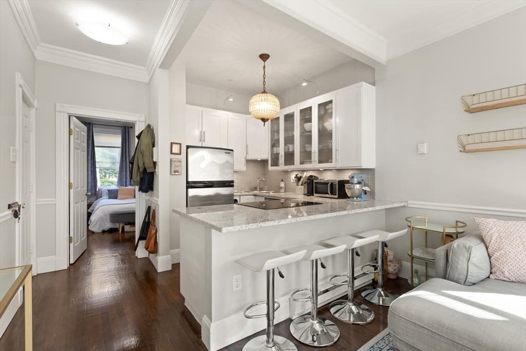Condominium at 108 E Brookline St # 3, Boston MA 02118, photo 11 of 20